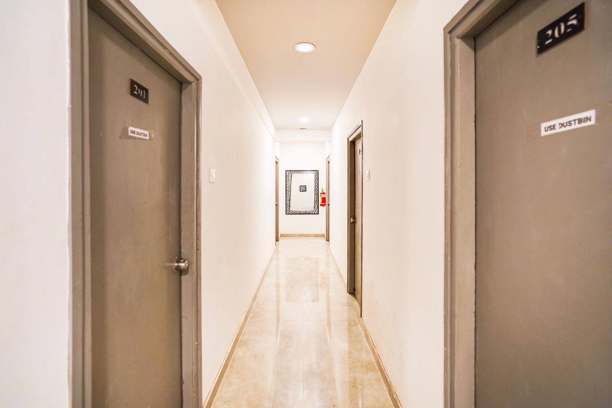 Hotel OYO Flagship 39712 Orient Royale Nagpur Rāipur Esterno foto