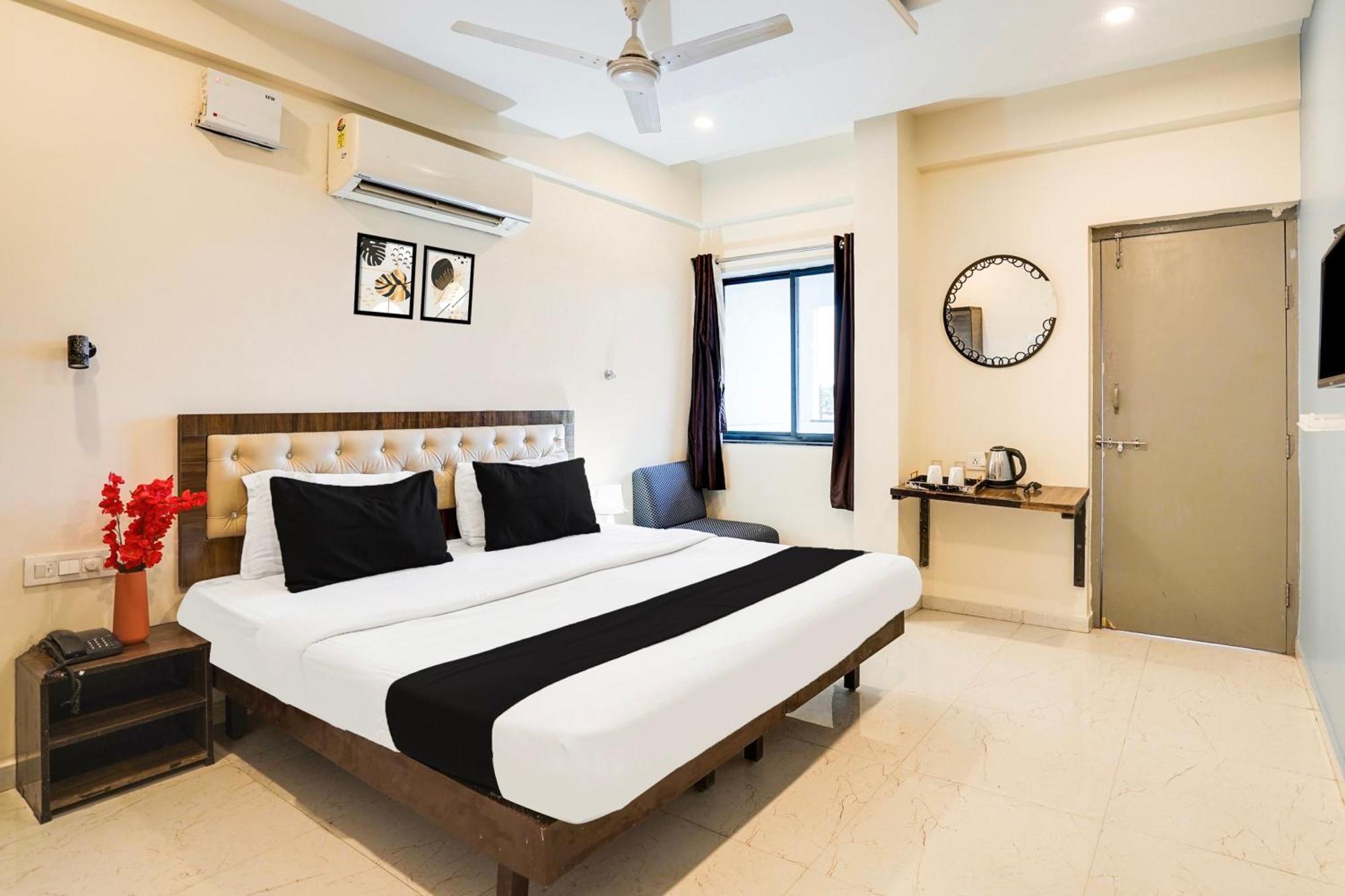 Hotel OYO Flagship 39712 Orient Royale Nagpur Rāipur Esterno foto